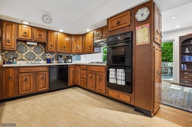 4 Kensington Rd, Madison Boro, NJ 07940
