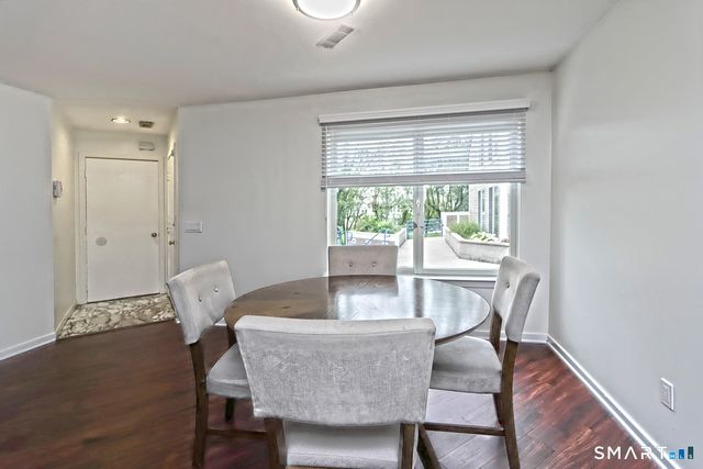 21 Harbour Close A-21, New Haven, CT 06405