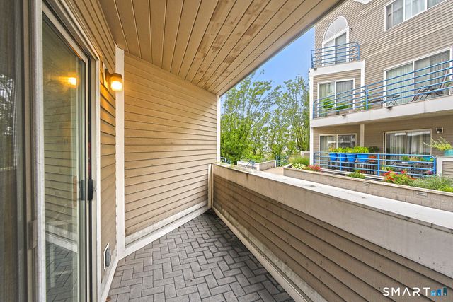 21 Harbour Close A-21, New Haven, CT 06405