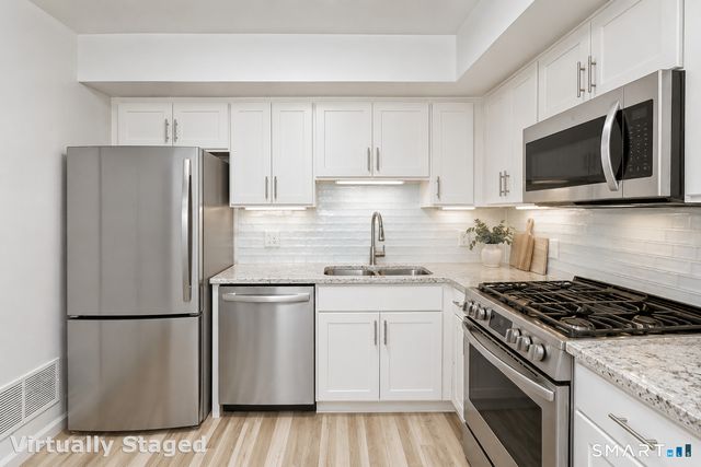 21 Harbour Close A-21, New Haven, CT 06405