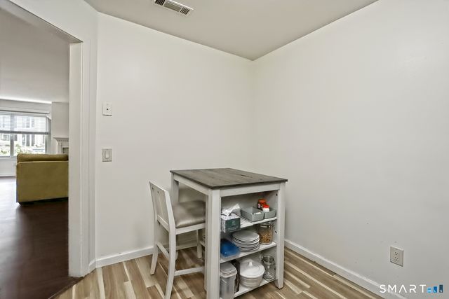 21 Harbour Close A-21, New Haven, CT 06405