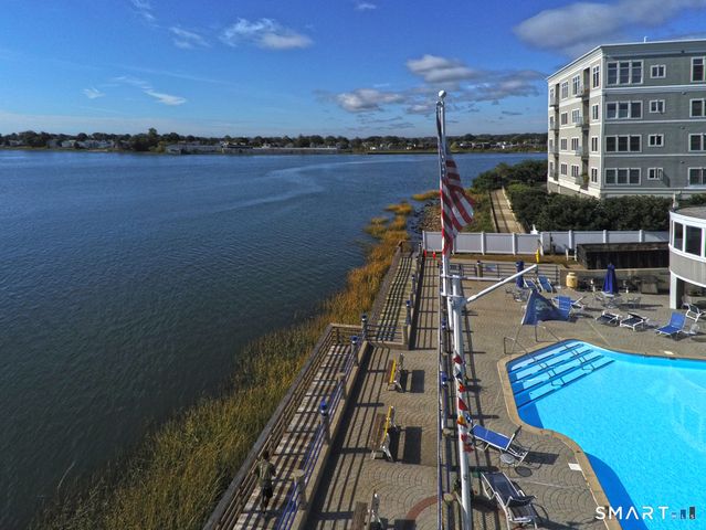 21 Harbour Close A-21, New Haven, CT 06405