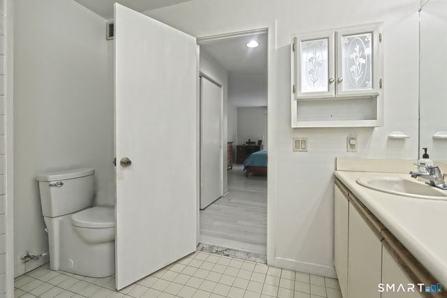 21 Harbour Close A-21, New Haven, CT 06405