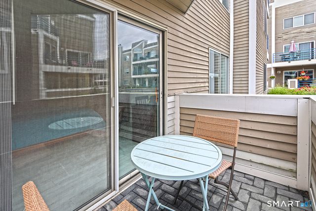 21 Harbour Close A-21, New Haven, CT 06405