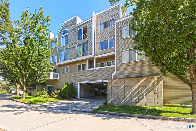 21 Harbour Close A-21, New Haven, CT 06405