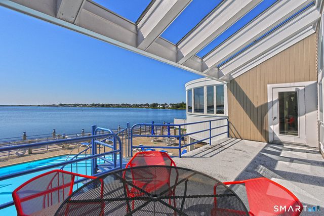 21 Harbour Close A-21, New Haven, CT 06405