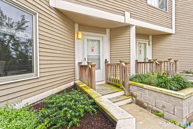 21 Harbour Close A-21, New Haven, CT 06405