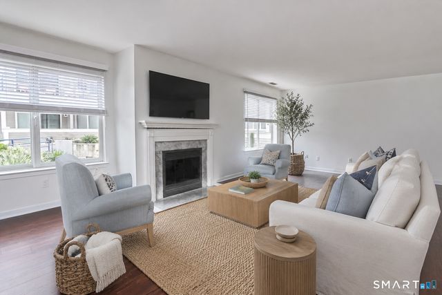 21 Harbour Close A-21, New Haven, CT 06405