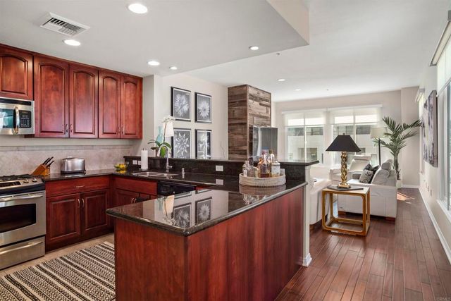 301 Mission Avenue 605, Oceanside, CA 92054