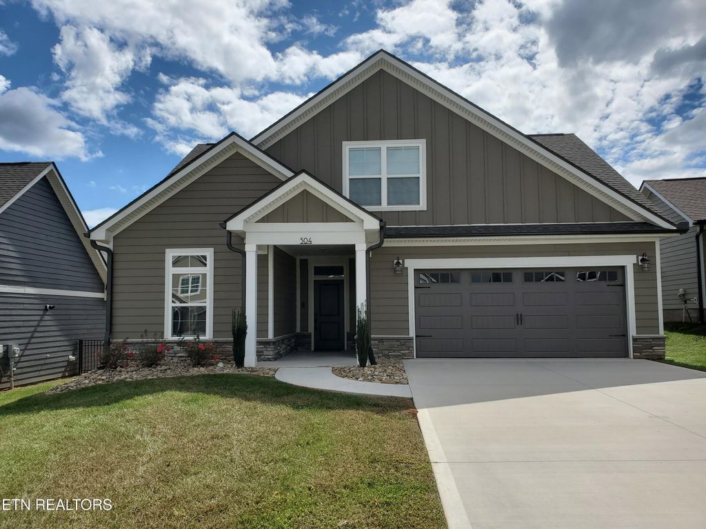 504 Chestnut Place, Loudon, TN 37774