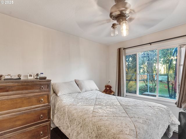 299 Sw 3RD Ave, Canby, OR 97013