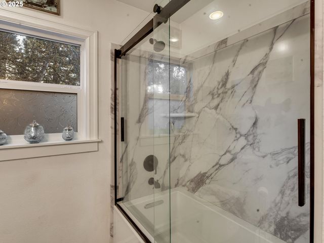 299 Sw 3RD Ave, Canby, OR 97013