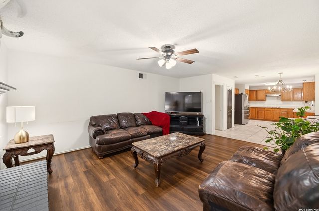 11722 Radcliff Ct, San Antonio, TX 78253