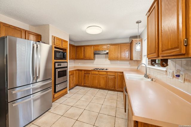 11722 Radcliff Ct, San Antonio, TX 78253