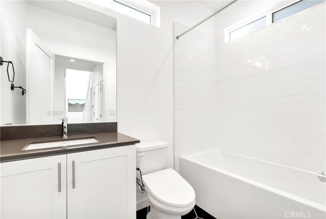 1660 Pomona Avenue, Costa Mesa, CA 92627