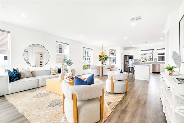 1660 Pomona Avenue, Costa Mesa, CA 92627