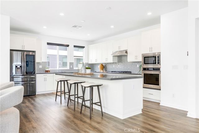 1660 Pomona Avenue, Costa Mesa, CA 92627