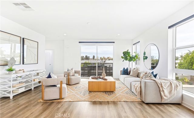 1660 Pomona Avenue, Costa Mesa, CA 92627