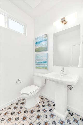 1660 Pomona Avenue, Costa Mesa, CA 92627