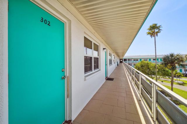 1900 59TH AVENUE N 302, St Petersburg, FL 33714