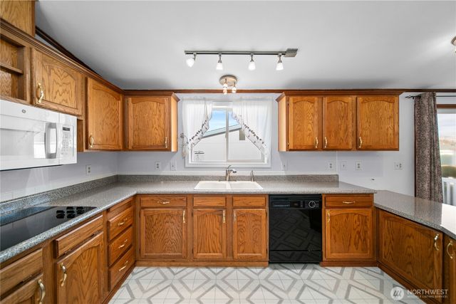 1610 Twin Peaks Drive, Wenatchee, WA 98801