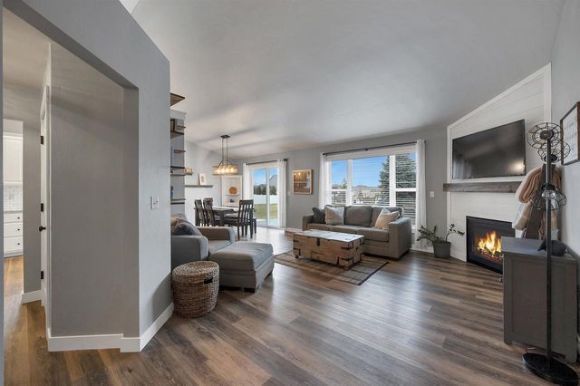 1372 LEAR LANE, De Pere, WI 54115