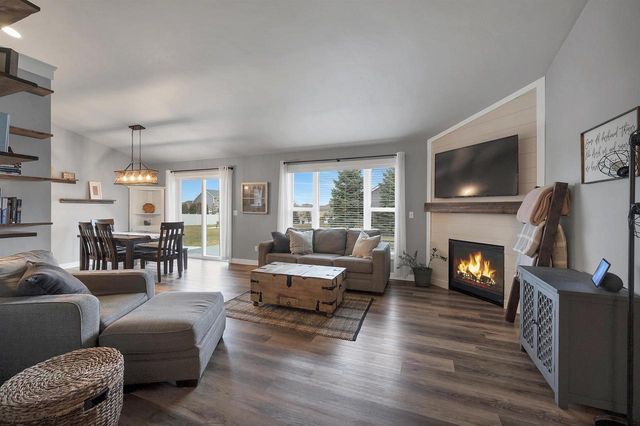 1372 LEAR LANE, De Pere, WI 54115