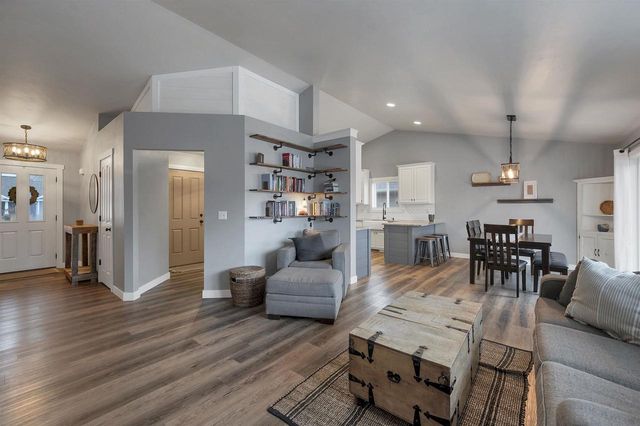 1372 LEAR LANE, De Pere, WI 54115