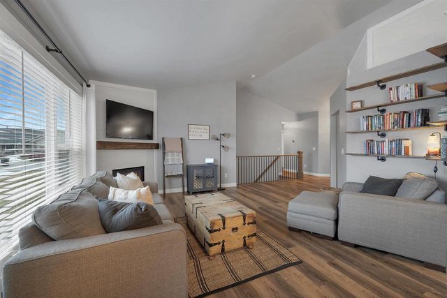 1372 LEAR LANE, De Pere, WI 54115