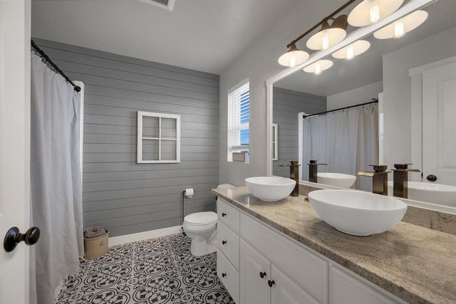 1372 LEAR LANE, De Pere, WI 54115