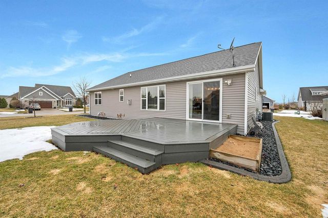 1372 LEAR LANE, De Pere, WI 54115