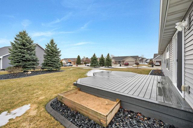 1372 LEAR LANE, De Pere, WI 54115