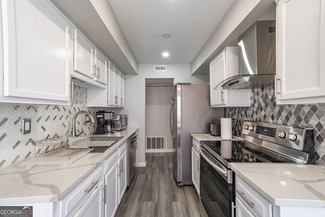 708 Glenleaf Drive, Peachtree Corners, GA 30048