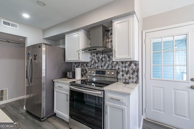 708 Glenleaf Drive, Peachtree Corners, GA 30048