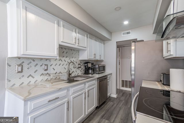 708 Glenleaf Drive, Peachtree Corners, GA 30048