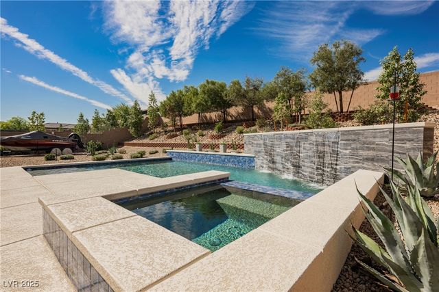 5841 Michelli Crest Way, Las Vegas, NV 89149