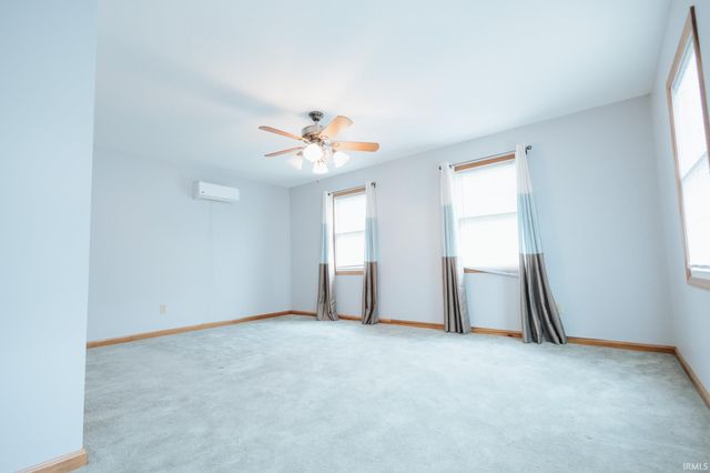 7162 Main Street, Wadesville, IN 47638