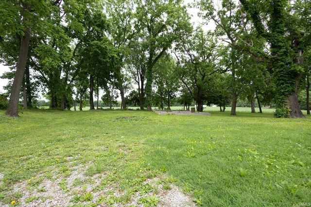 7162 Main Street, Wadesville, IN 47638