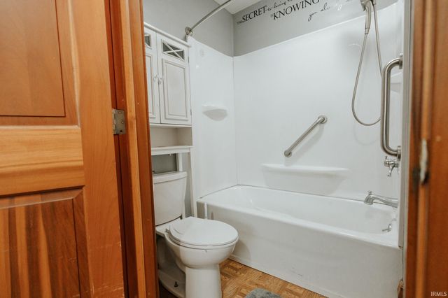 7162 Main Street, Wadesville, IN 47638