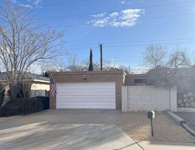 506 Ortiz Drive NE, Albuquerque, NM 87108