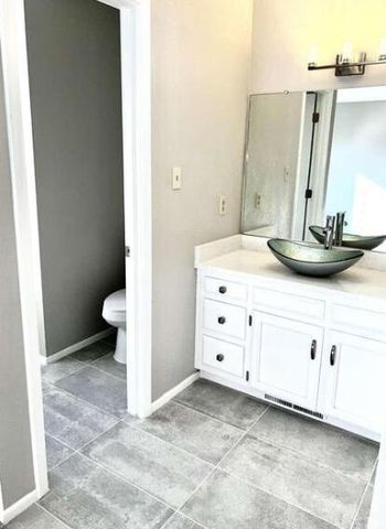 506 Ortiz Drive NE, Albuquerque, NM 87108