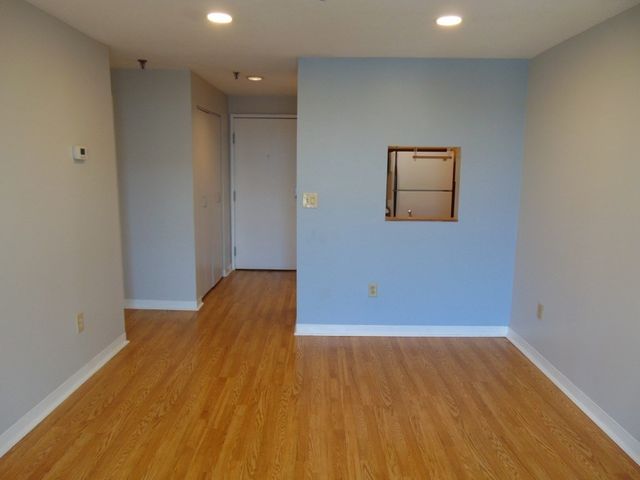 133 Commander Shea Blvd 821, Quincy, MA 02171
