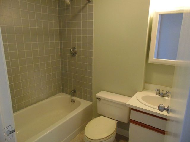 133 Commander Shea Blvd 821, Quincy, MA 02171