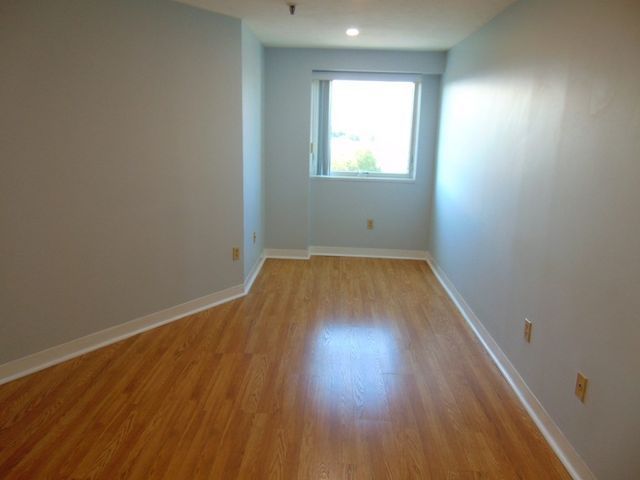 133 Commander Shea Blvd 821, Quincy, MA 02171