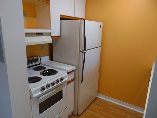 133 Commander Shea Blvd 821, Quincy, MA 02171