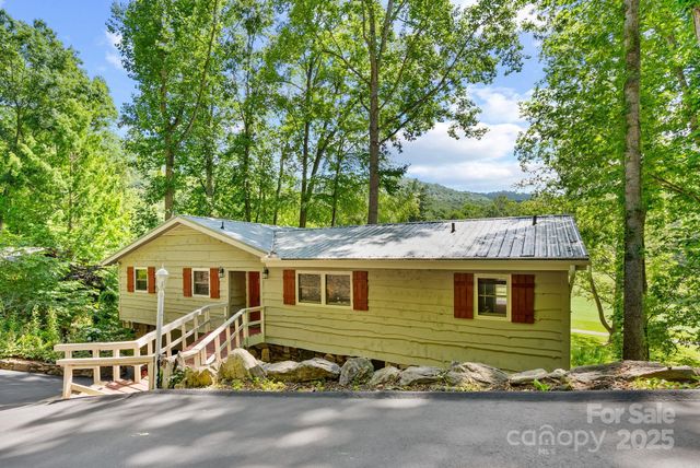 386 Country Club Drive, Canton, NC 28716