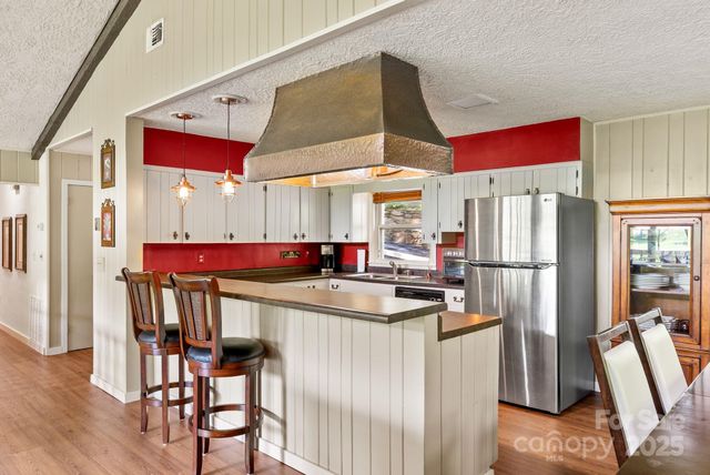 386 Country Club Drive, Canton, NC 28716