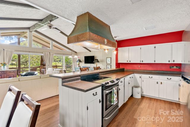 386 Country Club Drive, Canton, NC 28716