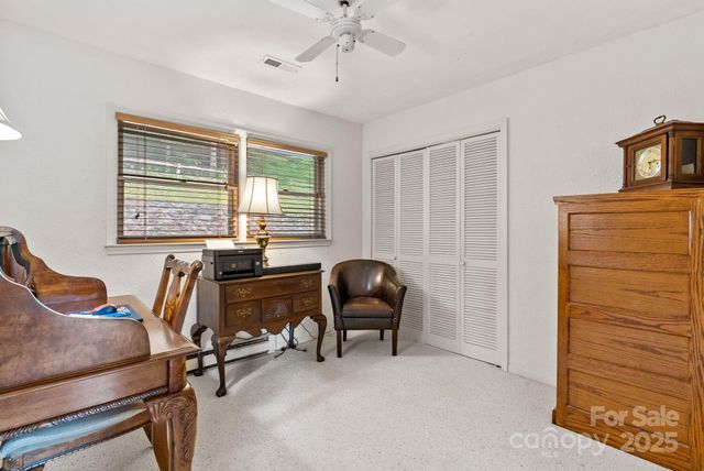 386 Country Club Drive, Canton, NC 28716