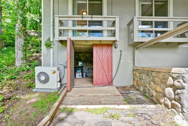 386 Country Club Drive, Canton, NC 28716